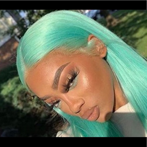 22” MINT GREEN STRAIGHT LACEFRONT WIG *NEW*